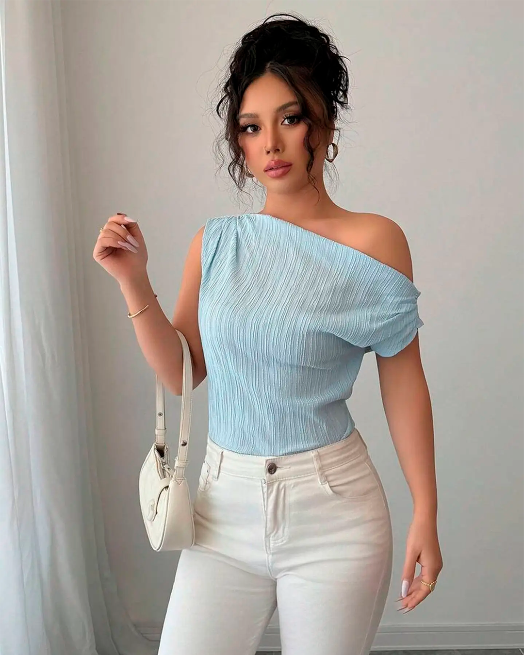 Blouse Épaule Dénudée Plissée Coupe Ajustée