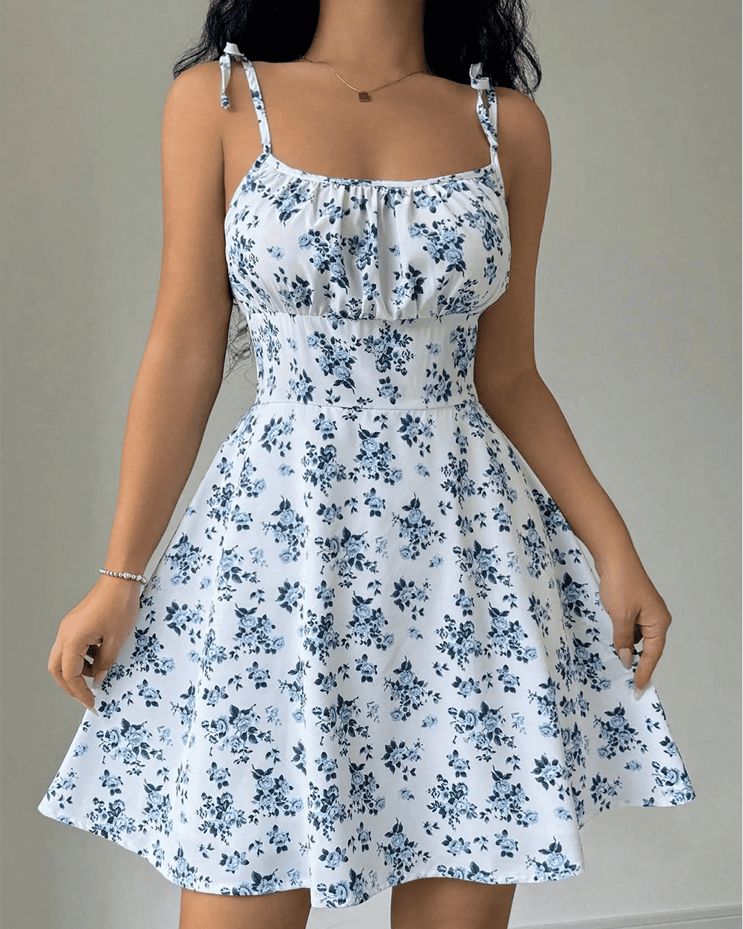 Robe Bretelles Nouées Évasé Smocké Fleuri