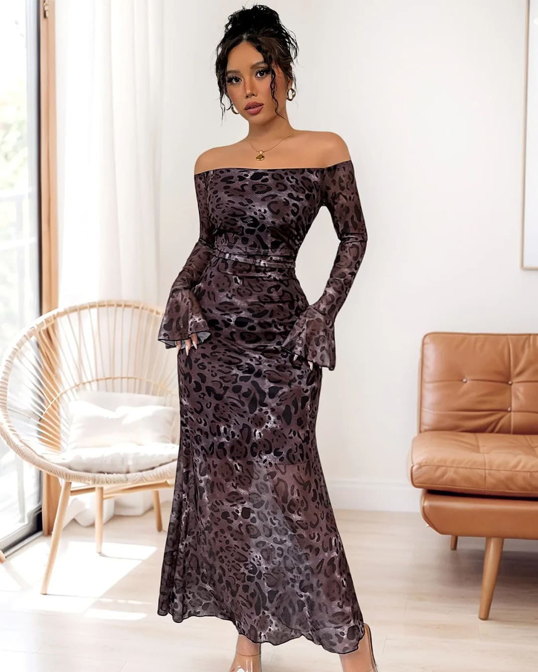 Robe Léopard Épaules Dénudées Manches Longues
