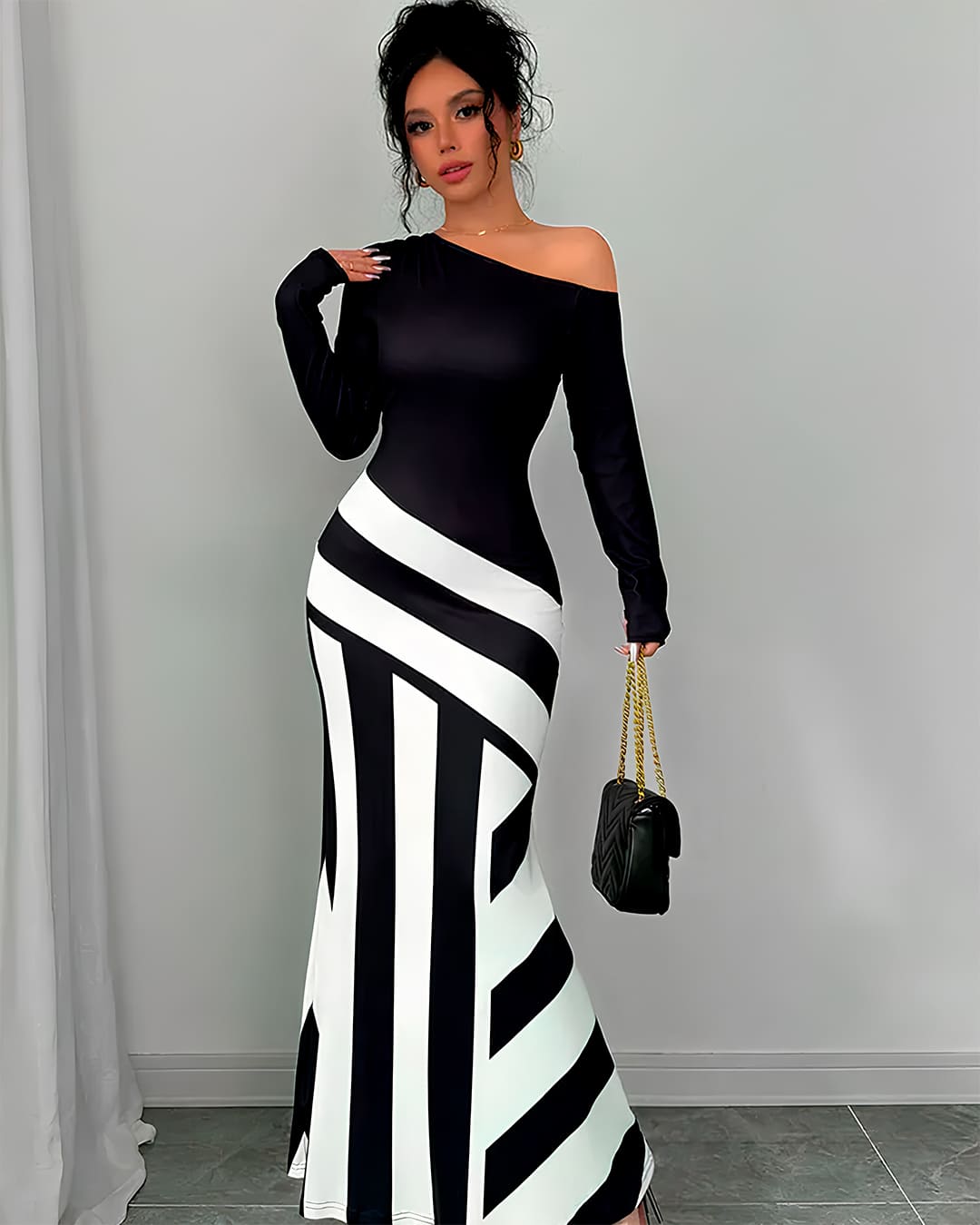 Robe Longue Asymétrique Épaule Dénudée Rayures