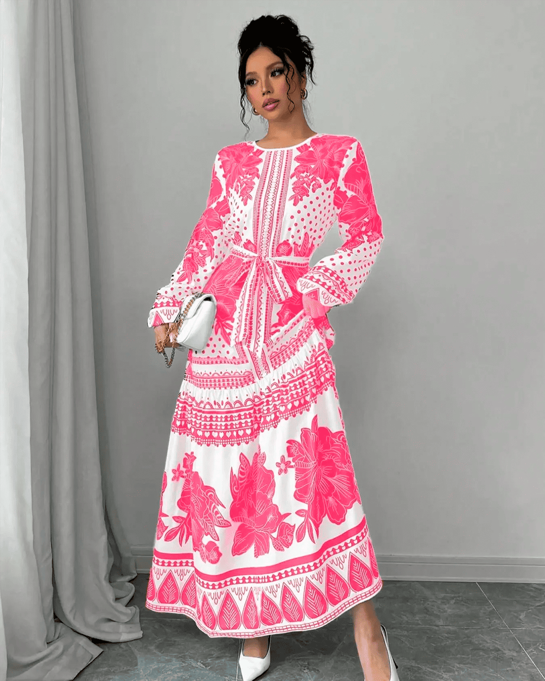 Robe Longue Fleurie Ceinturée Manches Longues