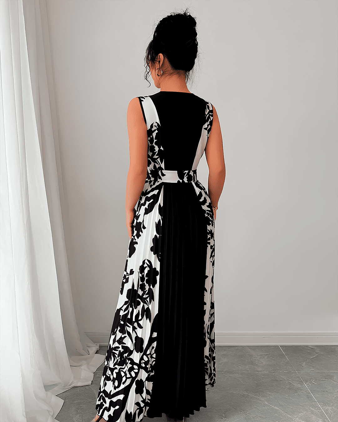 Robe Longue Sans Manches Col Cache-Coeur Plissée