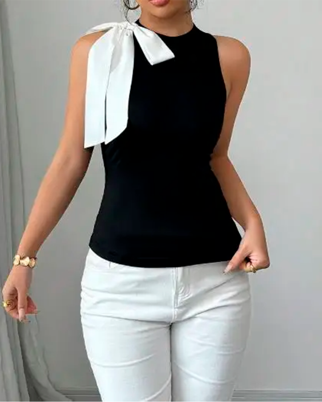Blouse Sans Manches Nœud Épaule Coupe Ajustée