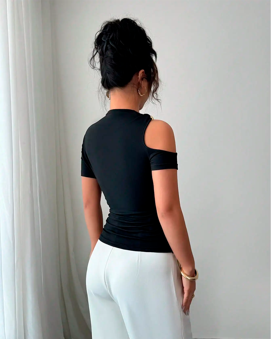 Blouse Épaule Découverte Anneau Métal Ajustée