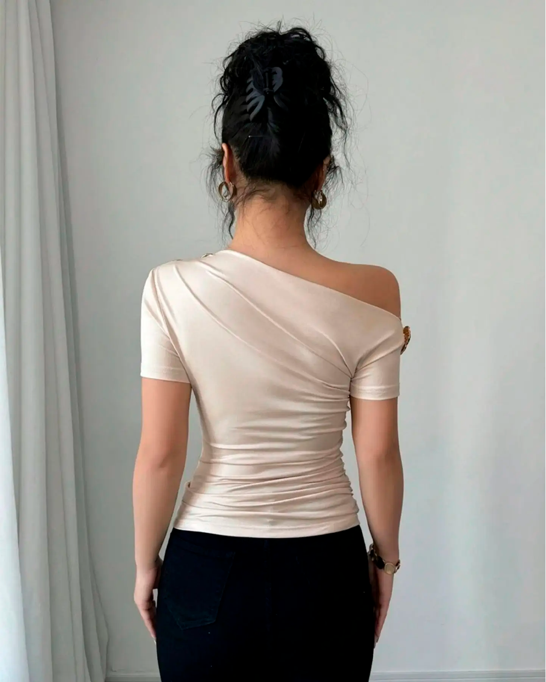 Blouse Épaule Dénudée Broches Fleurs Froncée