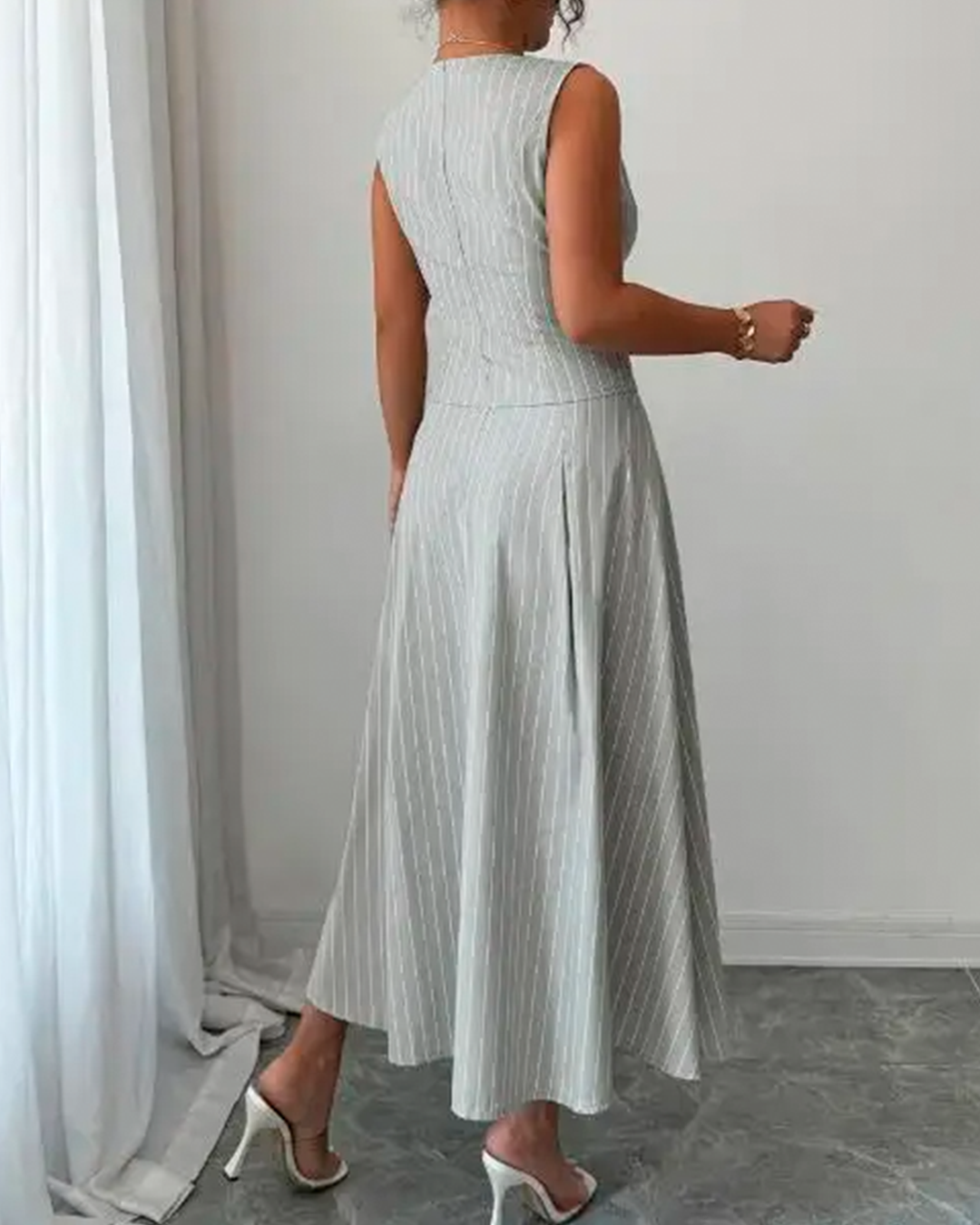 Ensemble Gilet Rayé Cintré Jupe Midi Évasée