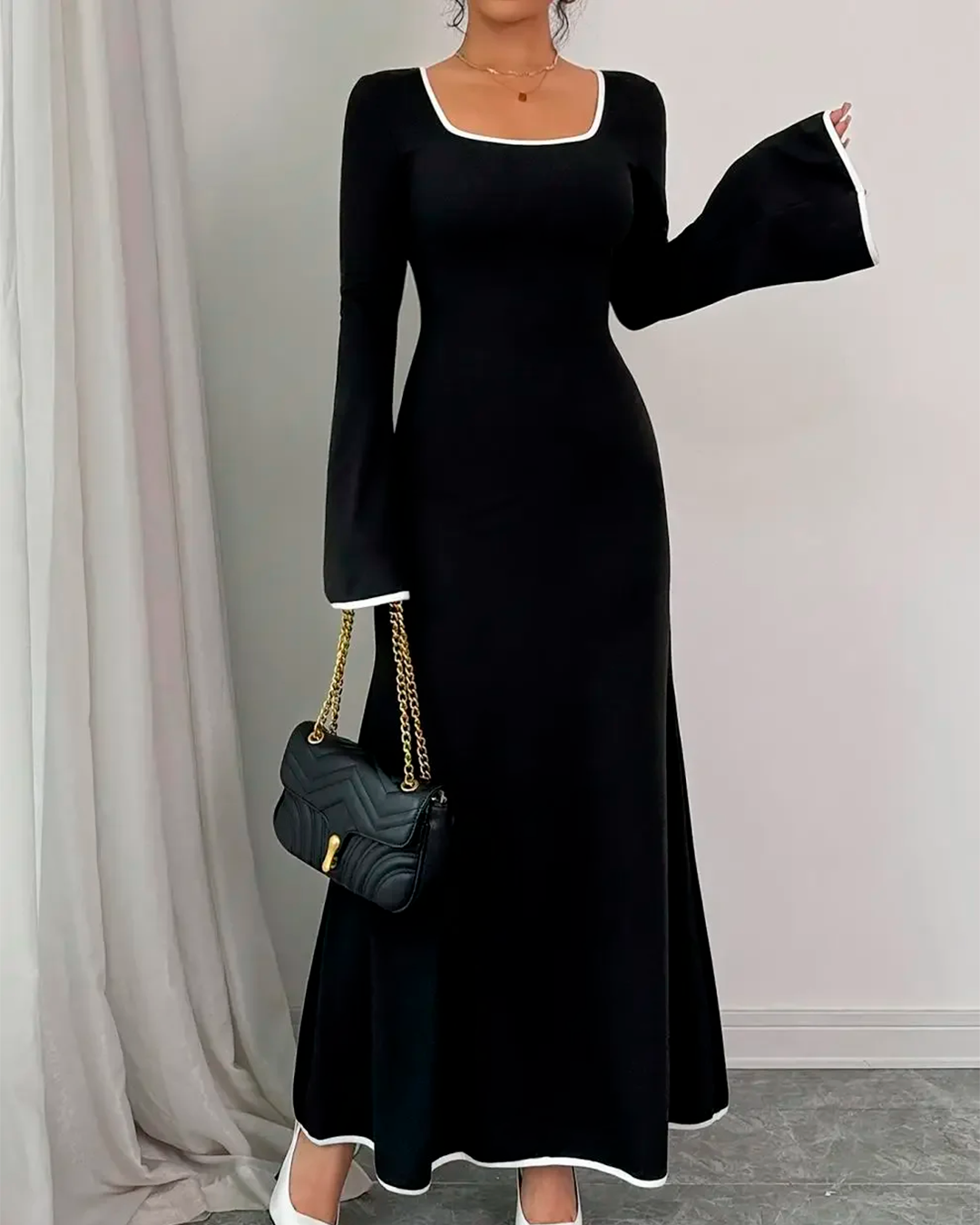 Robe Col Carré Manches Évasées Liseré Contrasté