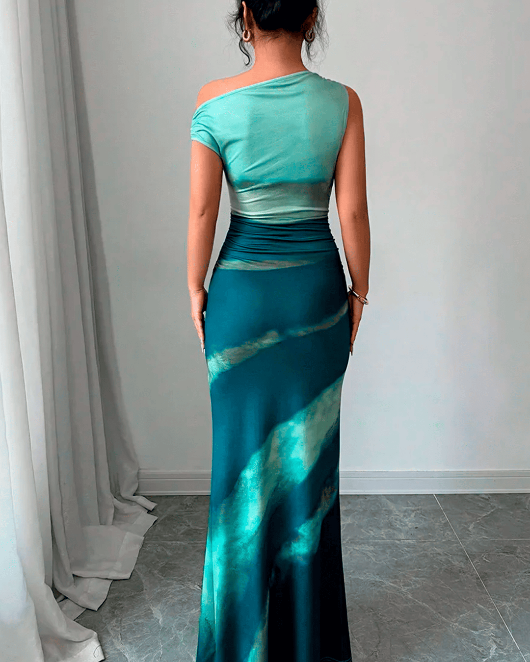 Robe Asymétrique Épaule Dénudée Fendue