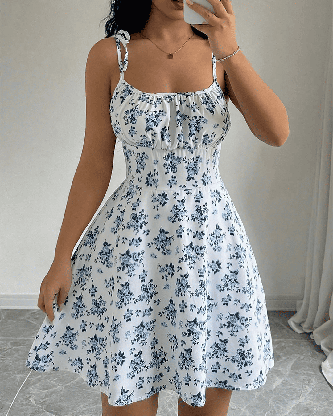 Robe Bretelles Nouées Évasé Smocké Fleuri