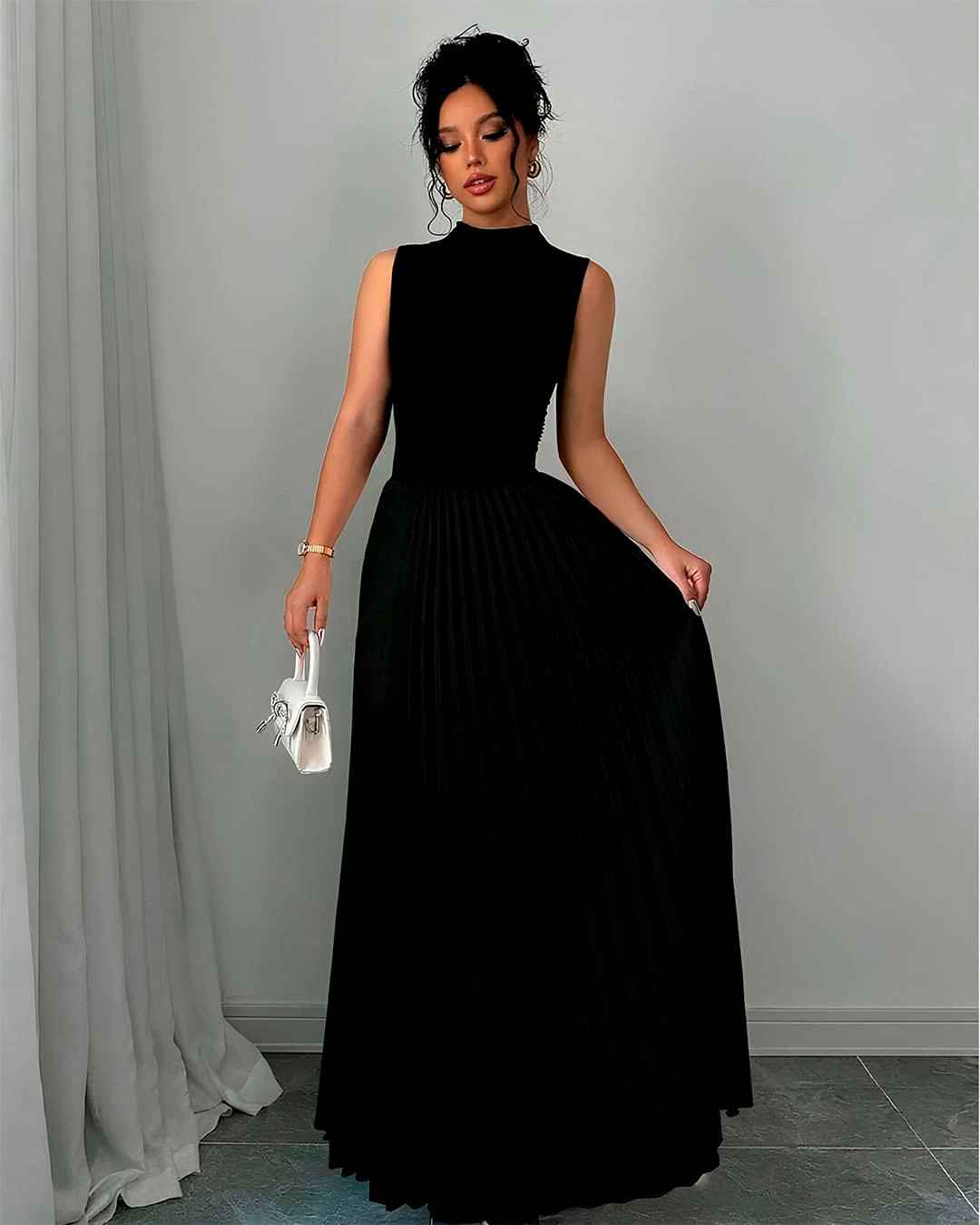 Robe Longue Col Montant Plissée Sans Manches