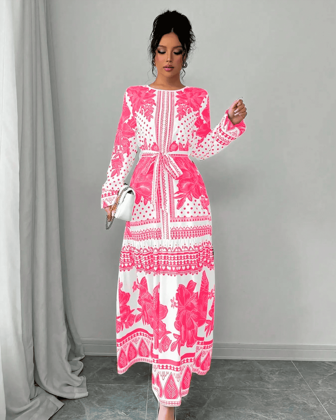 Robe Longue Fleurie Ceinturée Manches Longues