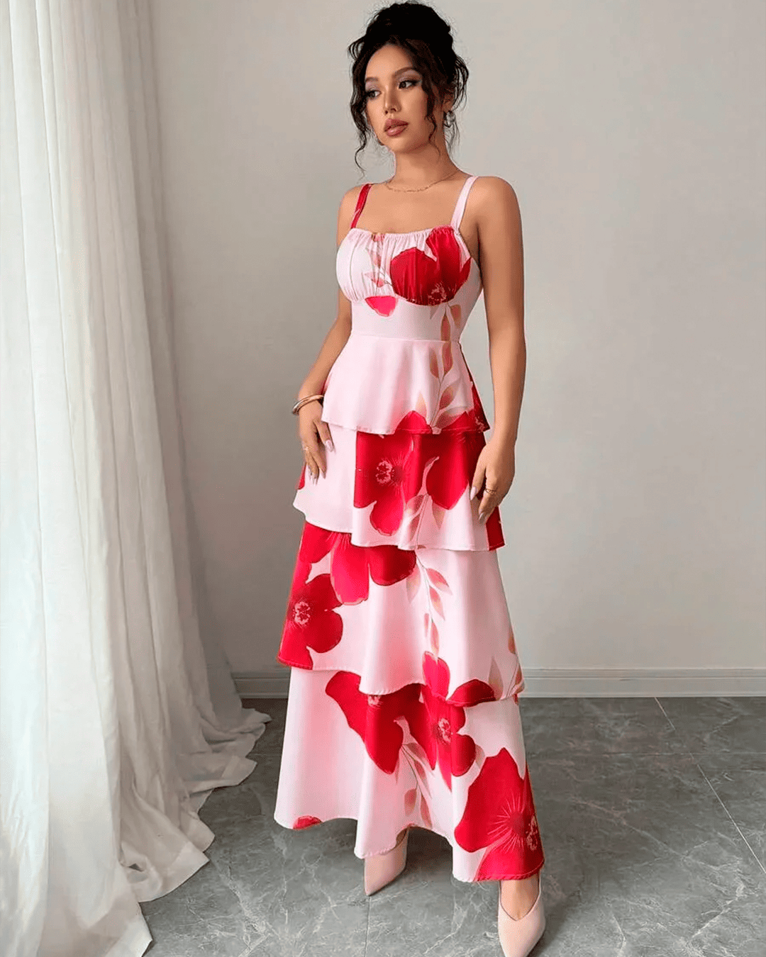 Robe Longue Florale Imprimé Volants Étages Bretelles Rose
