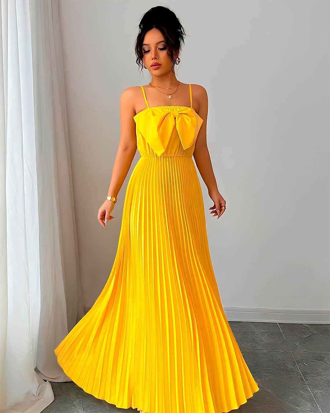 Robe Longue Plissée Nœud Devant Bretelles Fines