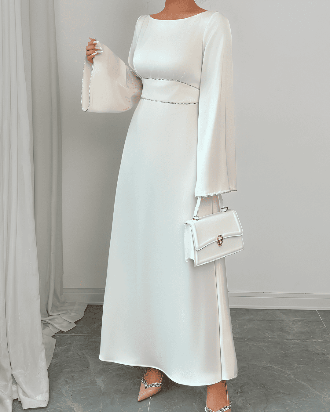 Robe Longue Satinée Taille Haute Manches Évasées