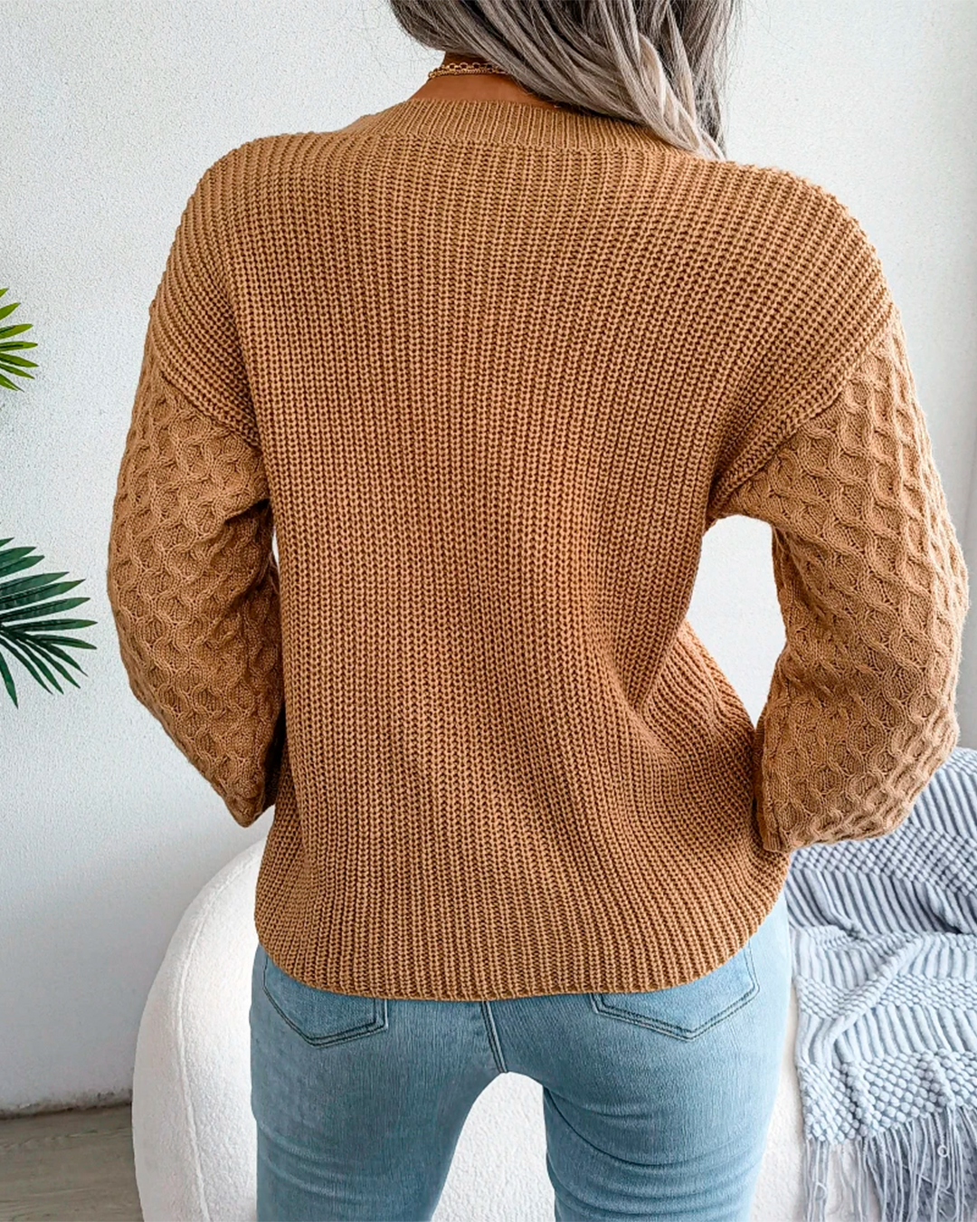 Sweater Women's Off-White Knit Textured Sleeve