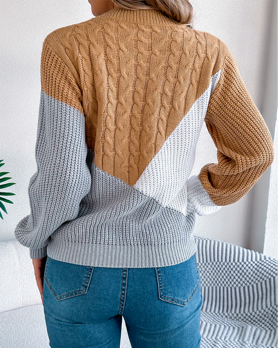 Sweater Women's Tri-Color Knit Black, White, and Gray